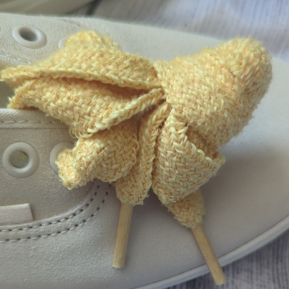 Vans Women's Cream Sneakers with Yellow Laces - Picture 7 of 8